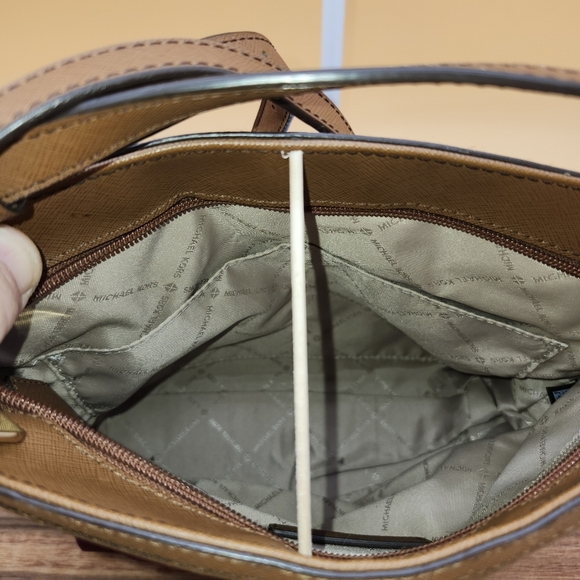 Michael Kors Burgundy Crossbody Bag with Signature Logo Design & Gold Finishes - Picture 6 of 7